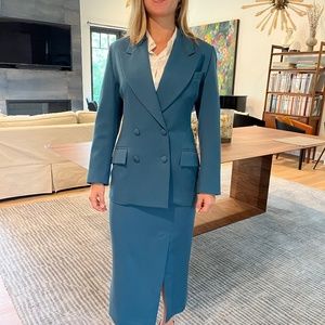 Bebe maki skirt suit